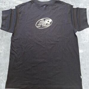 New balance chrome center logo tee